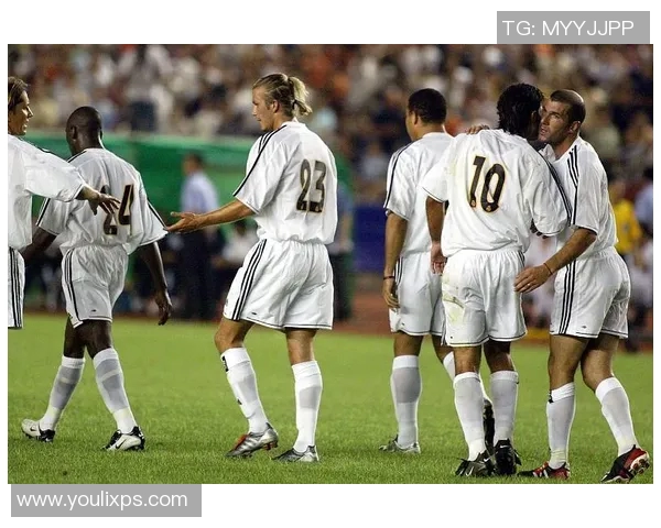 沪港足球明星阵容揭晓球迷期待精彩对决与激情碰撞